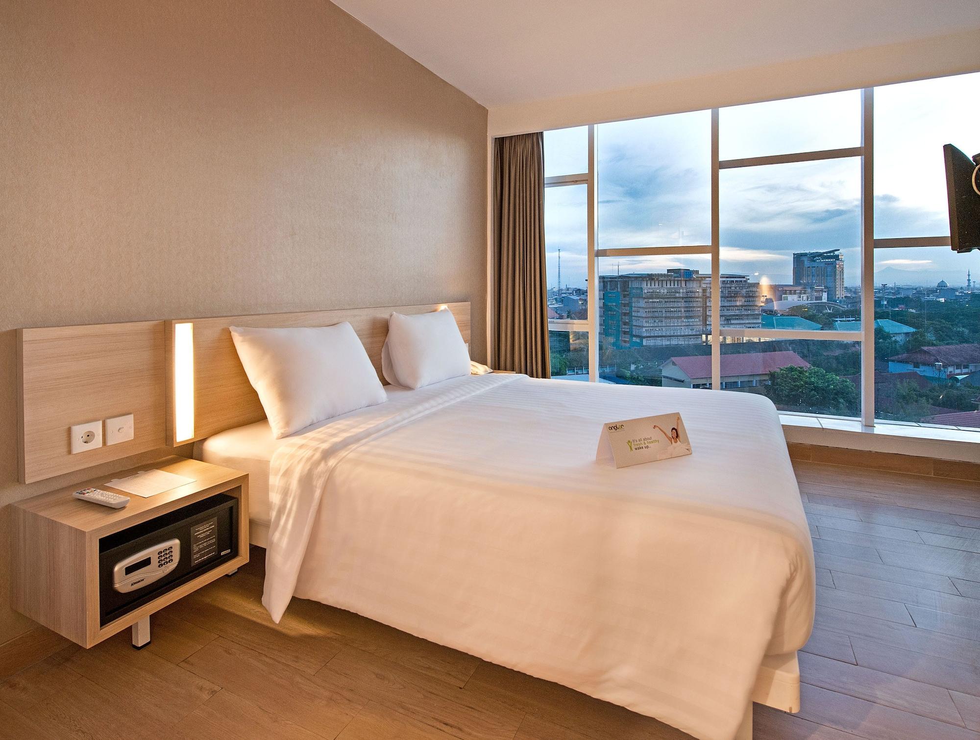 Whiz Prime Hotel Hasanuddin Makassar Eksteriør billede