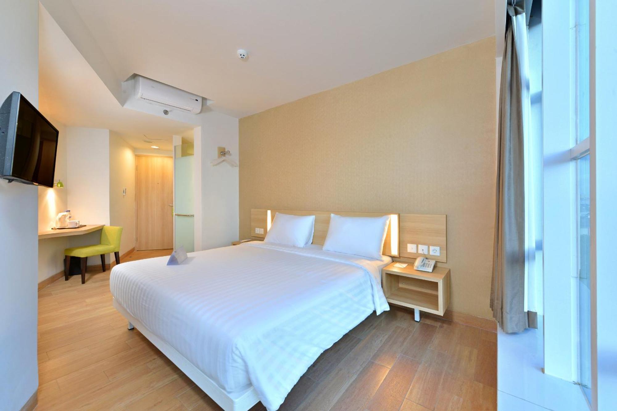 Whiz Prime Hotel Hasanuddin Makassar Eksteriør billede