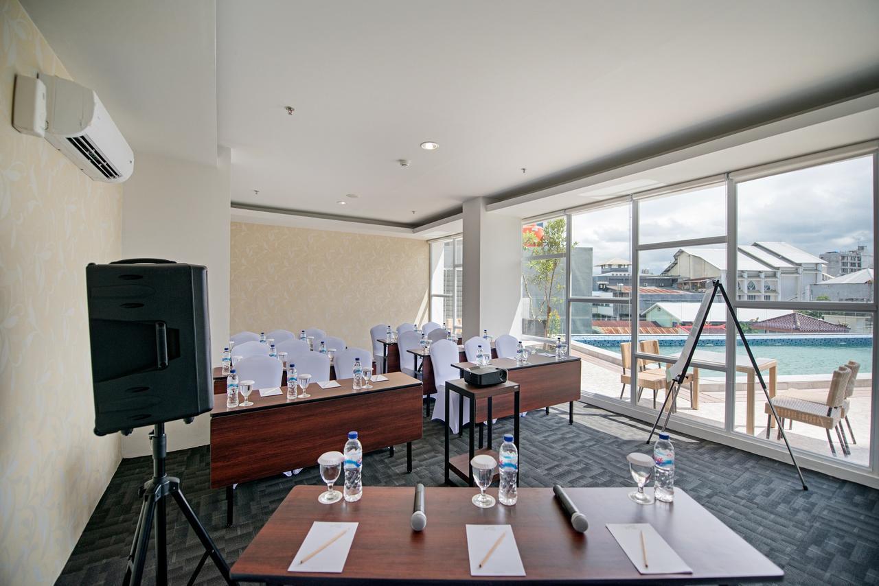 Whiz Prime Hotel Hasanuddin Makassar Eksteriør billede