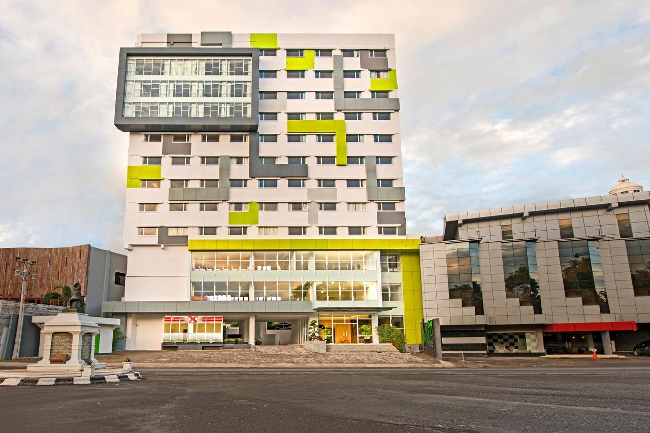 Whiz Prime Hotel Hasanuddin Makassar Eksteriør billede