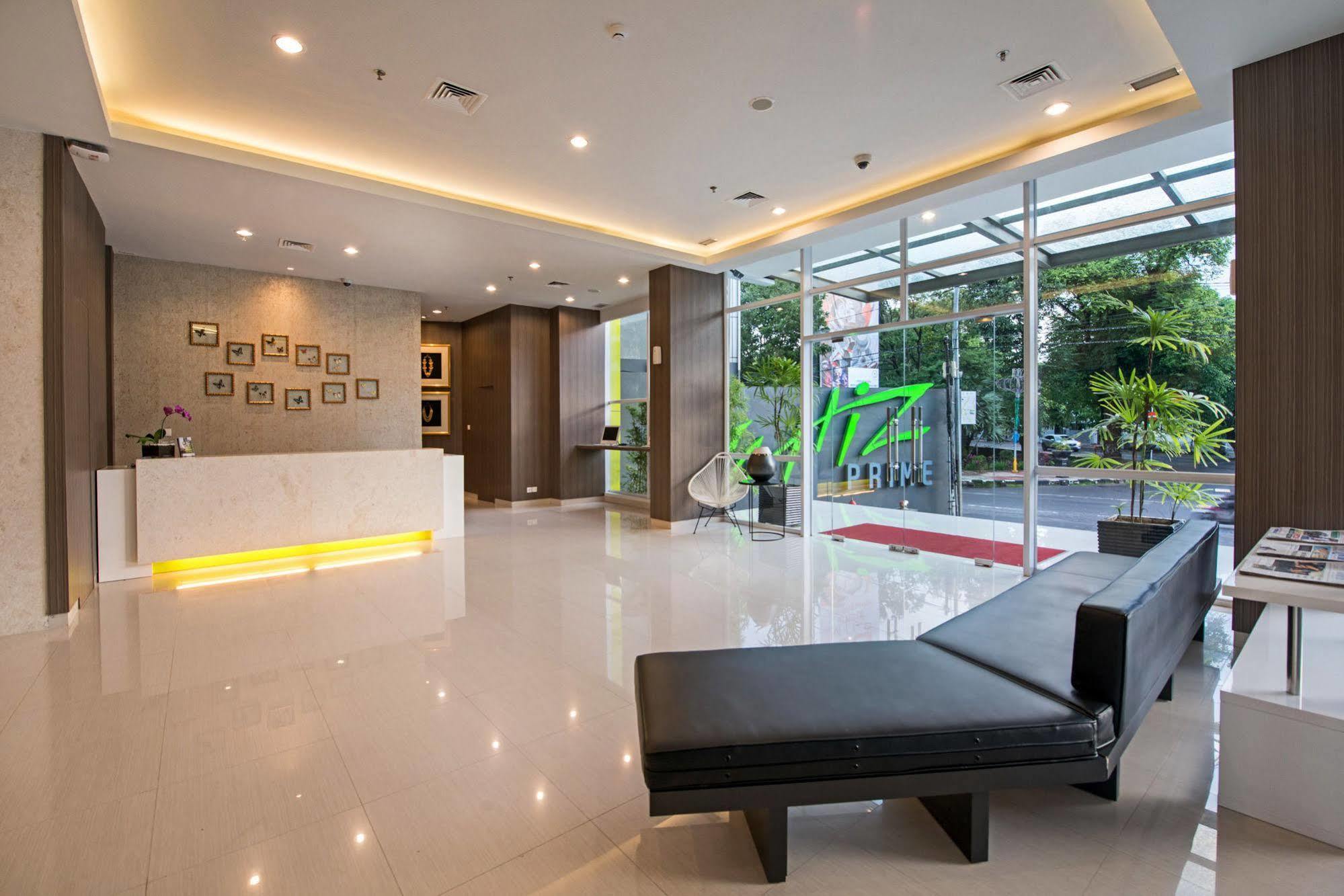 Whiz Prime Hotel Hasanuddin Makassar Eksteriør billede